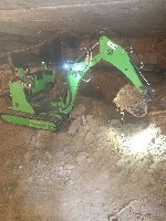 Очень компактный и производительный экскаватор и опытный оператор.  
Доставляем на Ваш объект своим транспортом.  
-минимальный заказ 2 часа 3500
-пол смены 4 часа 4500
-смена 8 часов 6000
-работ ...