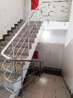 Перила из нержавеющей стали.  
Лестничные ограждения из нержавеющей стали.  
Поручни из нержавеющей стали.  
Изготавливаем и устанавливаем в Москве и области.  
Выезд мастера на объект бесплатно.  ...