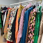 Брендовая одежда по невероятным ценам! Обновляйте свой гардероб и наслаждайтесь качественными вещами.  Создавайте стильные и модные образы на каждый день,  без лишних затрат.  

* Широкий ассортимен ...