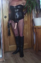 Опытная,зрелая 40 летняя женщина скрасит досуг любителю или желающему разнообразить свою интим.жизнь мужчине.Попробуй все от страпона и легкой женской доминации до классики и мбр .Еще много всего сраз ...