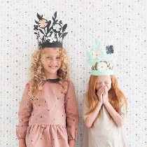 «Огни» помогут разжечь искру творчества и позволят развить:

- речевой аппарат ребенка;

- координацию и пластику ребенка;

- навыки взаимодействия со сверстниками;

- умение презентовать себя ...