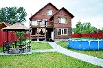 3-х этажный вместительный коттедж, расположен недалеко от торгового центра «Маяк”, в доме большой холл вместимостью до 50 человек, 20 спальных мест. Есть баня, спутниковое ТВ, светомузыка, бильярд, аэ ...